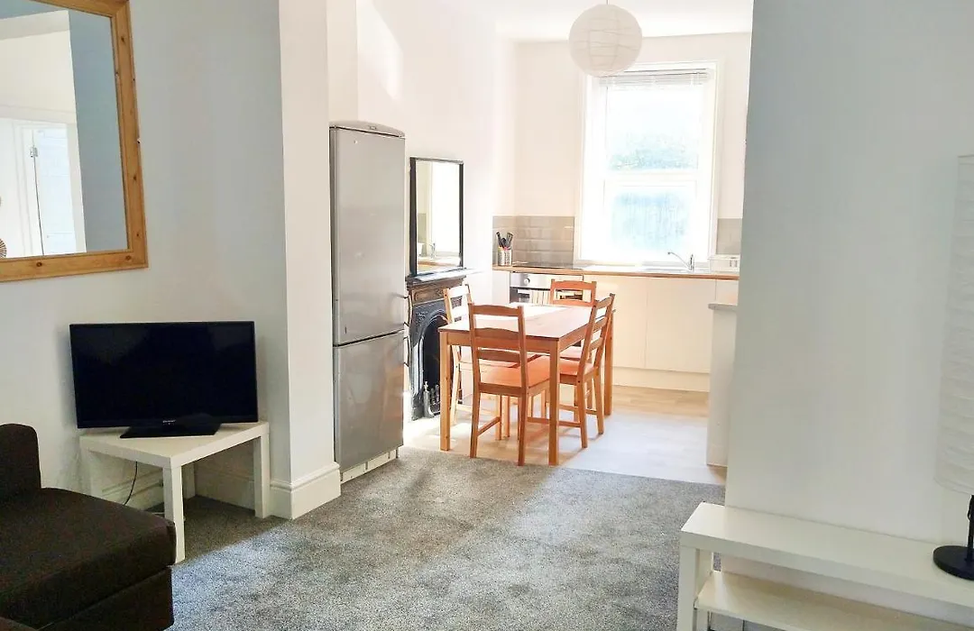 Entire Floor 2 Bedrooms On Westcliff-1